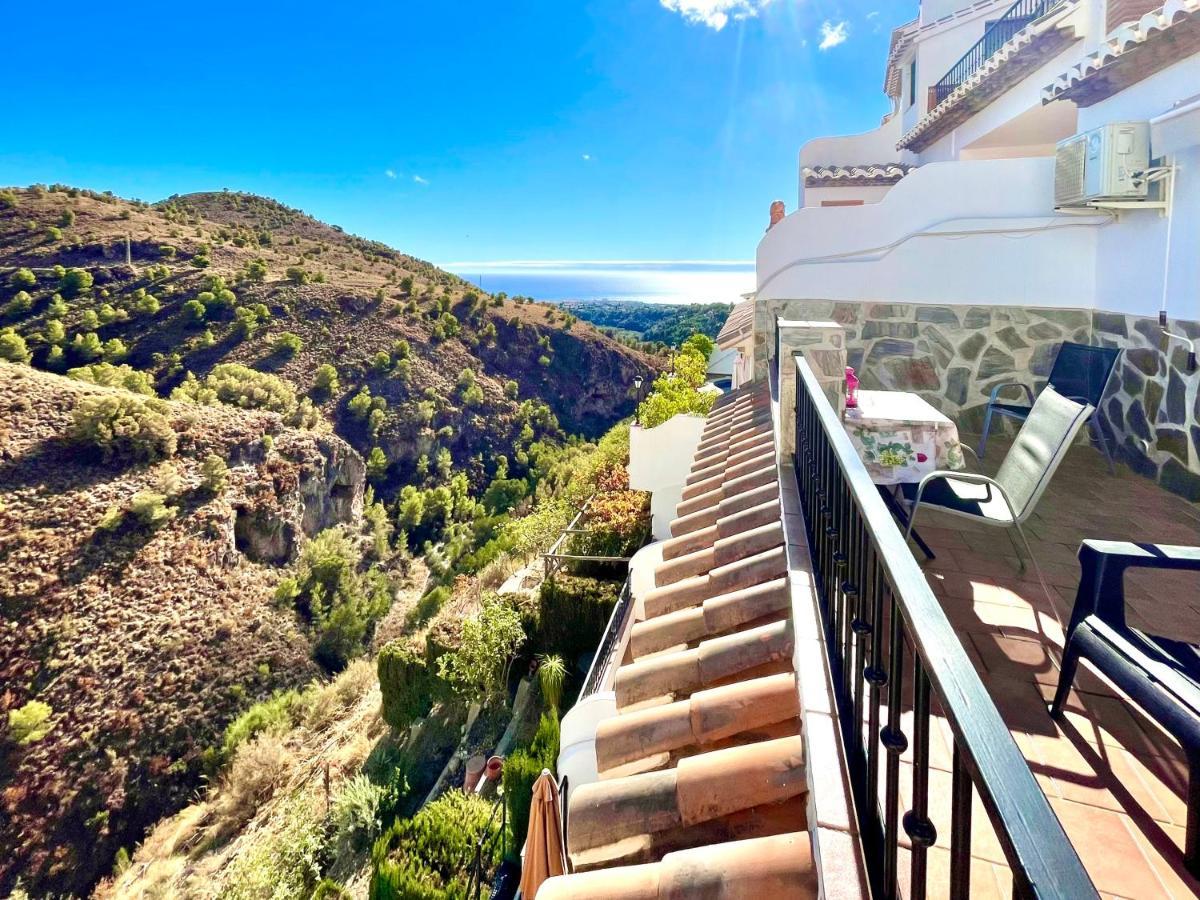 Apartamentos Axarquia , Frigiliana, Terraza Privada Con Vistas A La Montana Rio Y Al Mar Buitenkant foto