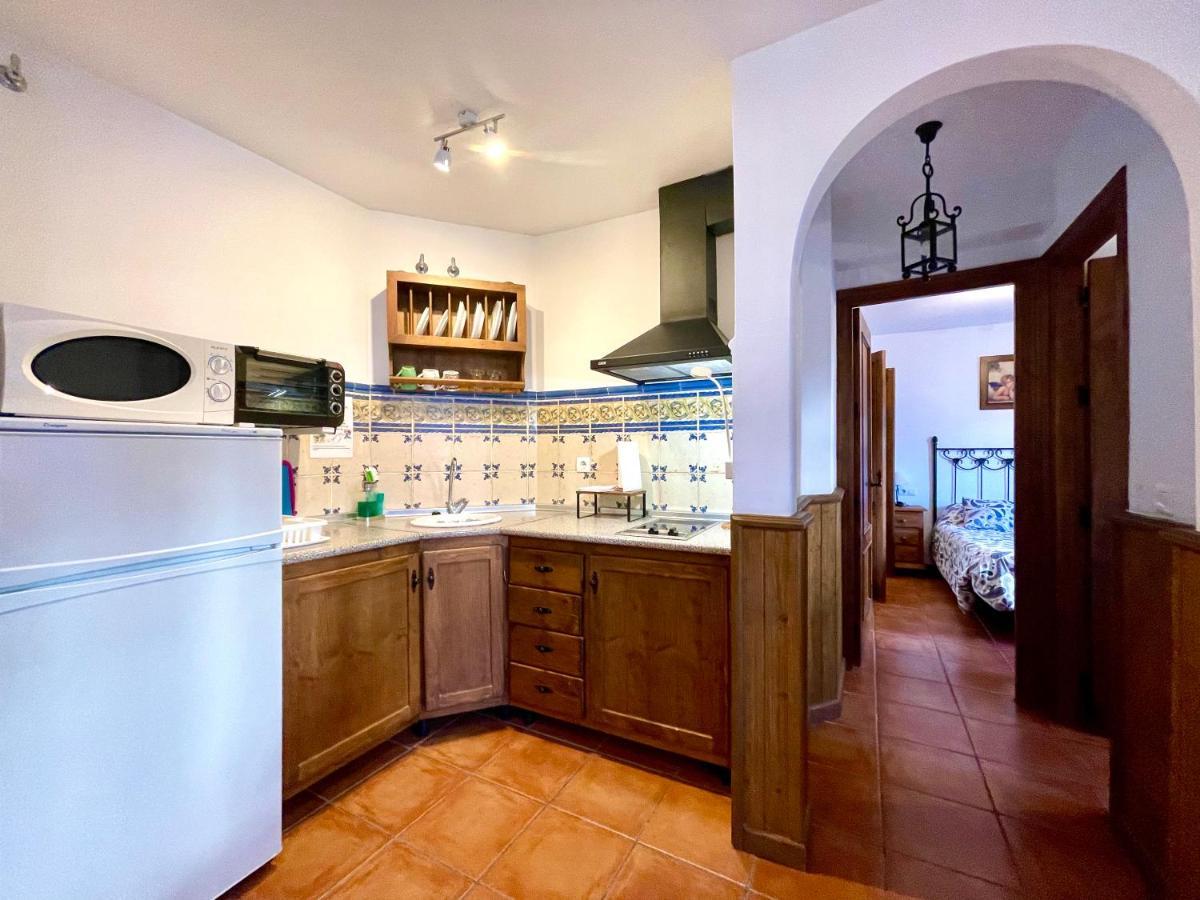 Apartamentos Axarquia , Frigiliana, Terraza Privada Con Vistas A La Montana Rio Y Al Mar Buitenkant foto