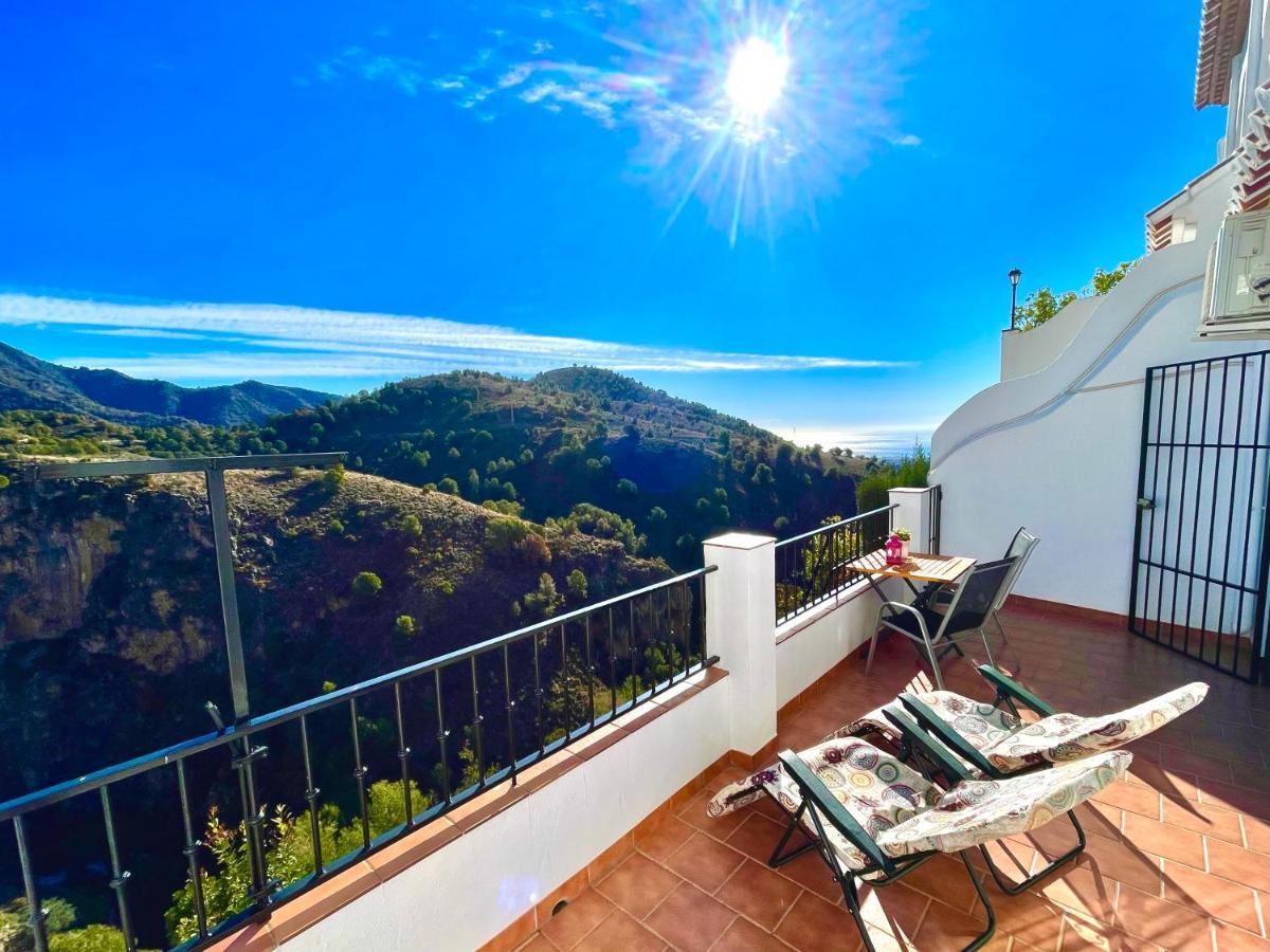 Apartamentos Axarquia , Frigiliana, Terraza Privada Con Vistas A La Montana Rio Y Al Mar Buitenkant foto