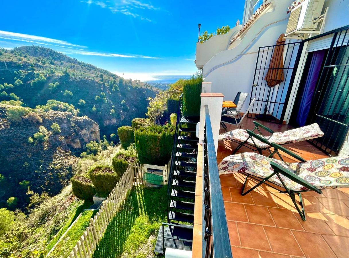 Apartamentos Axarquia , Frigiliana, Terraza Privada Con Vistas A La Montana Rio Y Al Mar Buitenkant foto