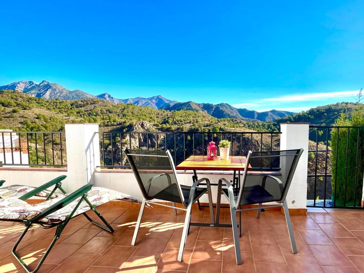 Apartamentos Axarquia , Frigiliana, Terraza Privada Con Vistas A La Montana Rio Y Al Mar Buitenkant foto