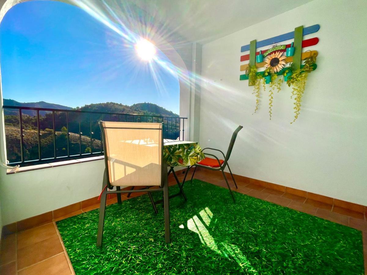 Apartamentos Axarquia , Frigiliana, Terraza Privada Con Vistas A La Montana Rio Y Al Mar Buitenkant foto