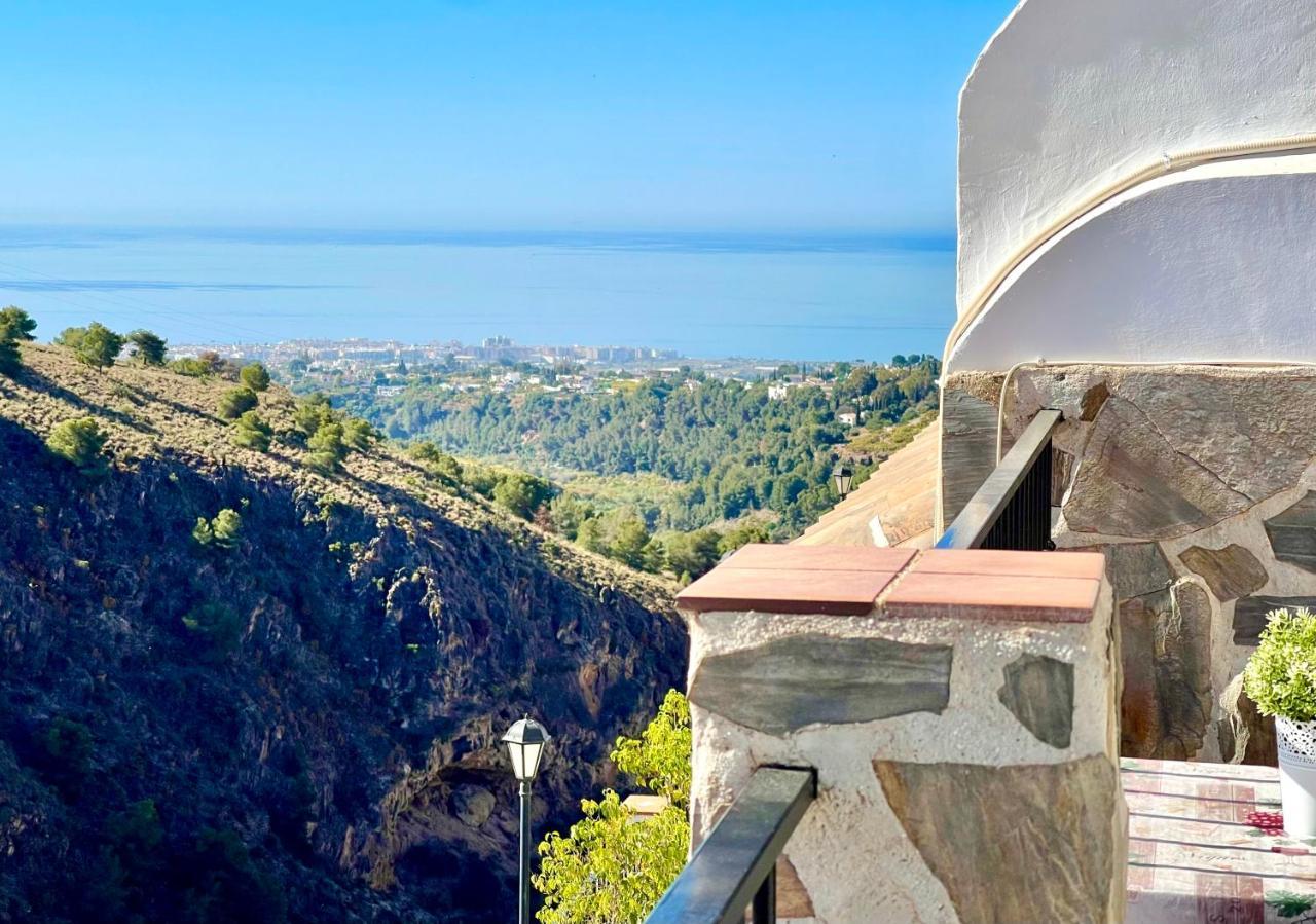 Apartamentos Axarquia , Frigiliana, Terraza Privada Con Vistas A La Montana Rio Y Al Mar Buitenkant foto