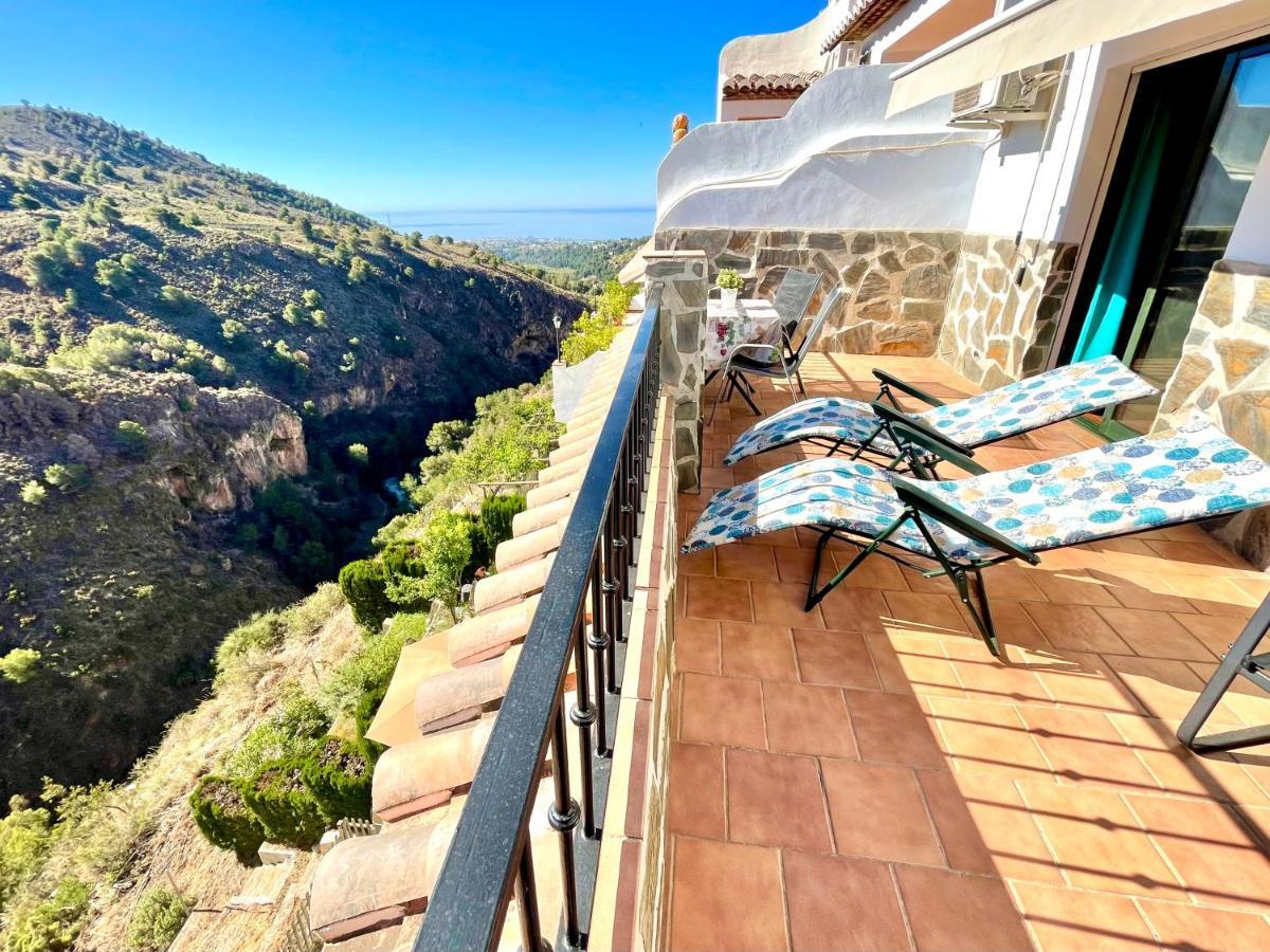 Apartamentos Axarquia , Frigiliana, Terraza Privada Con Vistas A La Montana Rio Y Al Mar Buitenkant foto