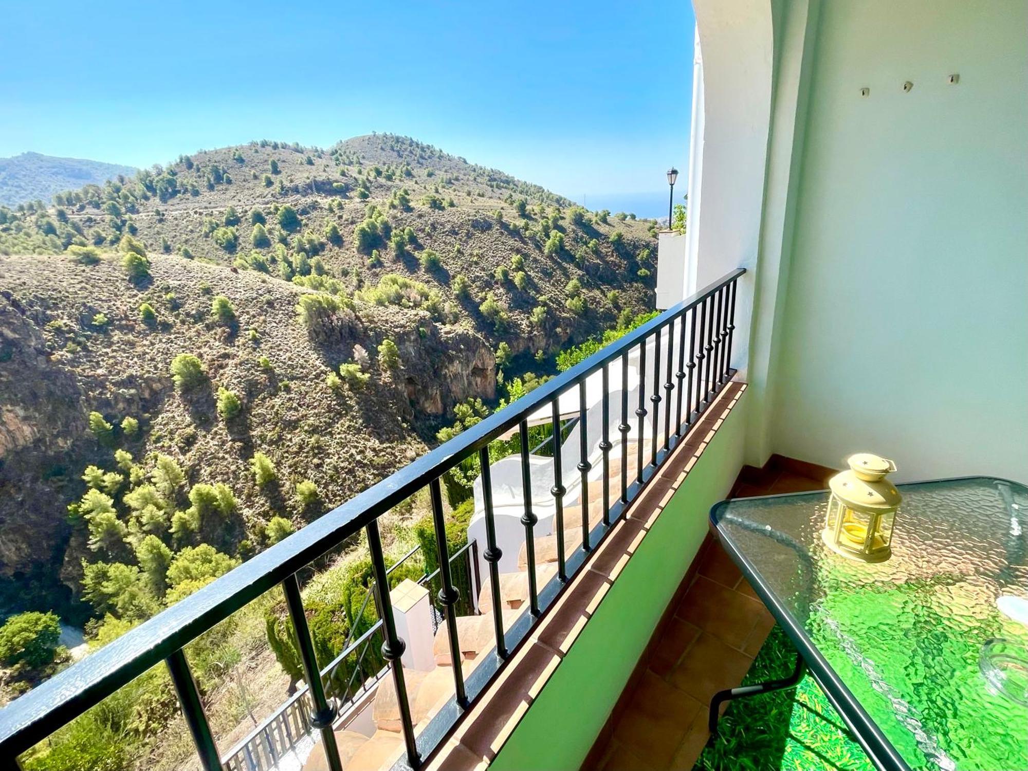 Apartamentos Axarquia , Frigiliana, Terraza Privada Con Vistas A La Montana Rio Y Al Mar Buitenkant foto