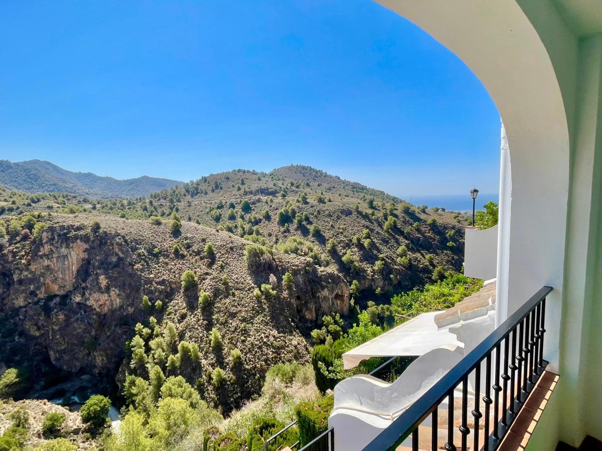 Apartamentos Axarquia , Frigiliana, Terraza Privada Con Vistas A La Montana Rio Y Al Mar Buitenkant foto