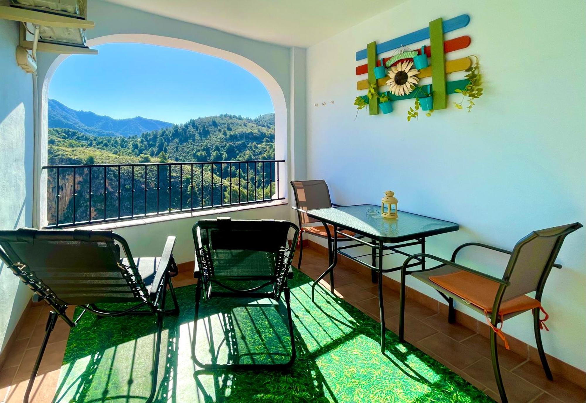 Apartamentos Axarquia , Frigiliana, Terraza Privada Con Vistas A La Montana Rio Y Al Mar Buitenkant foto