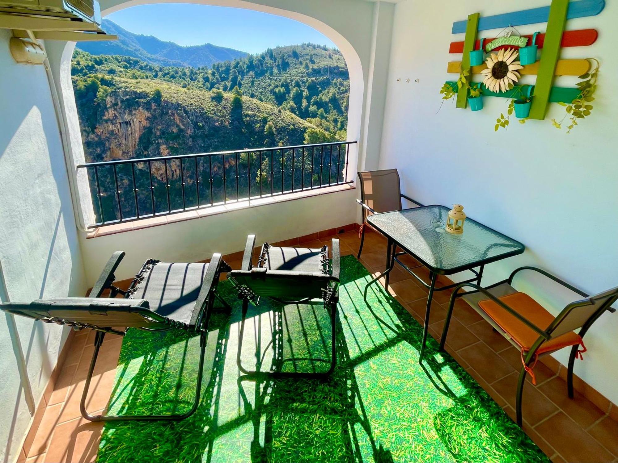 Apartamentos Axarquia , Frigiliana, Terraza Privada Con Vistas A La Montana Rio Y Al Mar Buitenkant foto