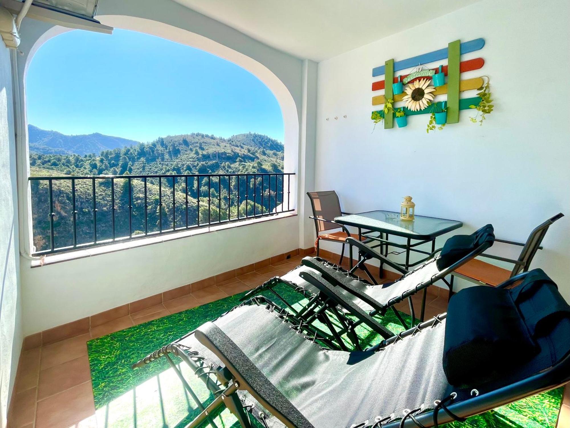 Apartamentos Axarquia , Frigiliana, Terraza Privada Con Vistas A La Montana Rio Y Al Mar Buitenkant foto
