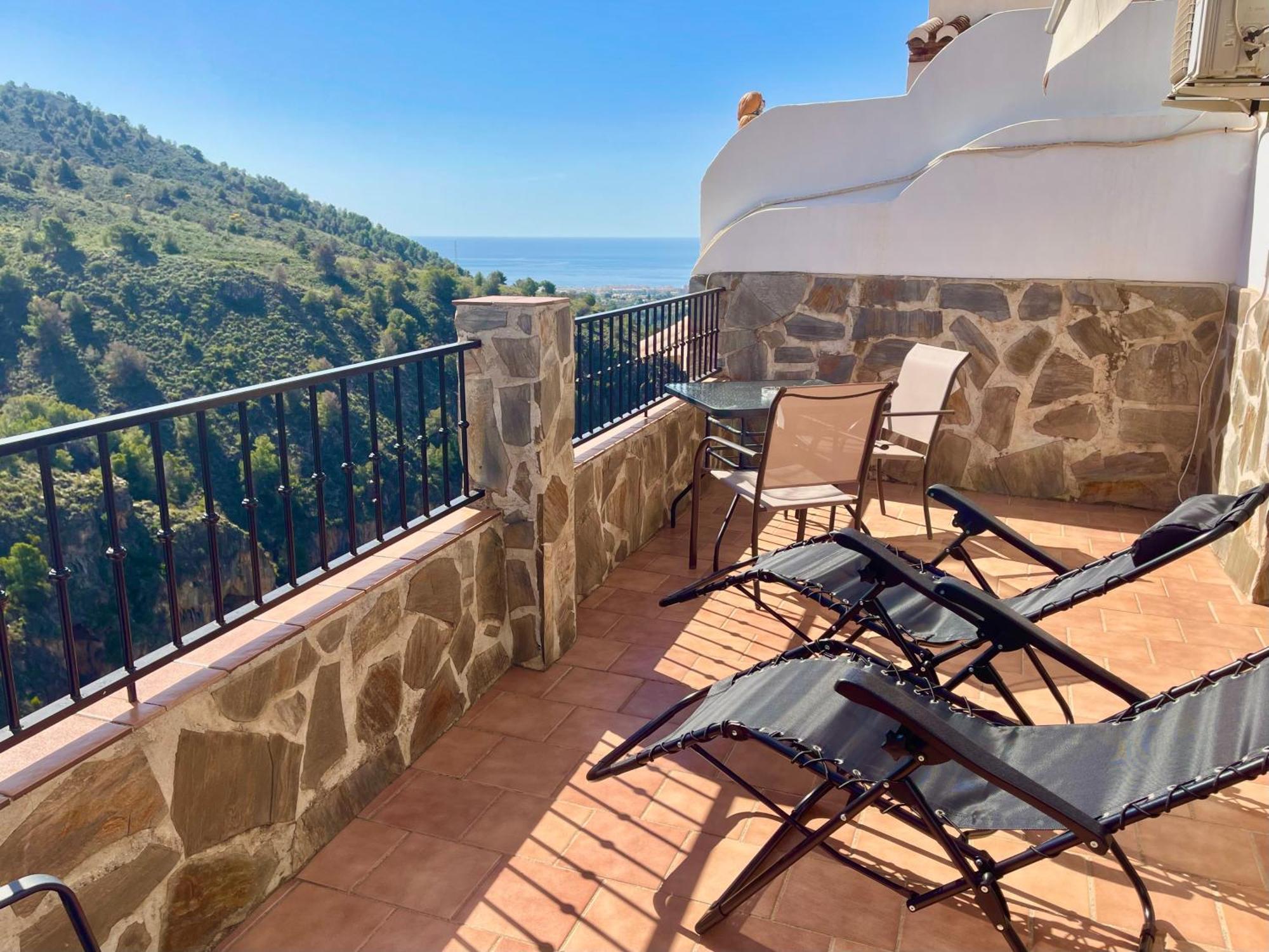 Apartamentos Axarquia , Frigiliana, Terraza Privada Con Vistas A La Montana Rio Y Al Mar Buitenkant foto