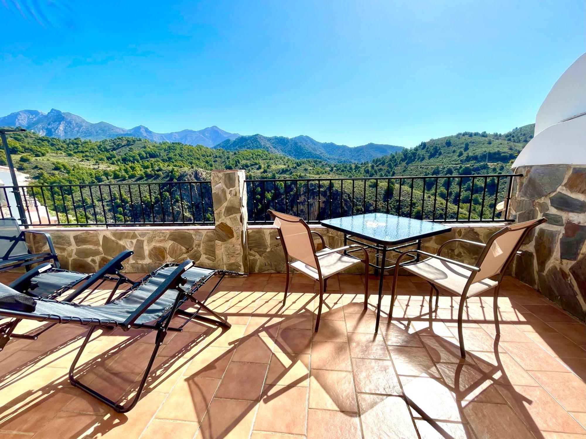 Apartamentos Axarquia , Frigiliana, Terraza Privada Con Vistas A La Montana Rio Y Al Mar Buitenkant foto