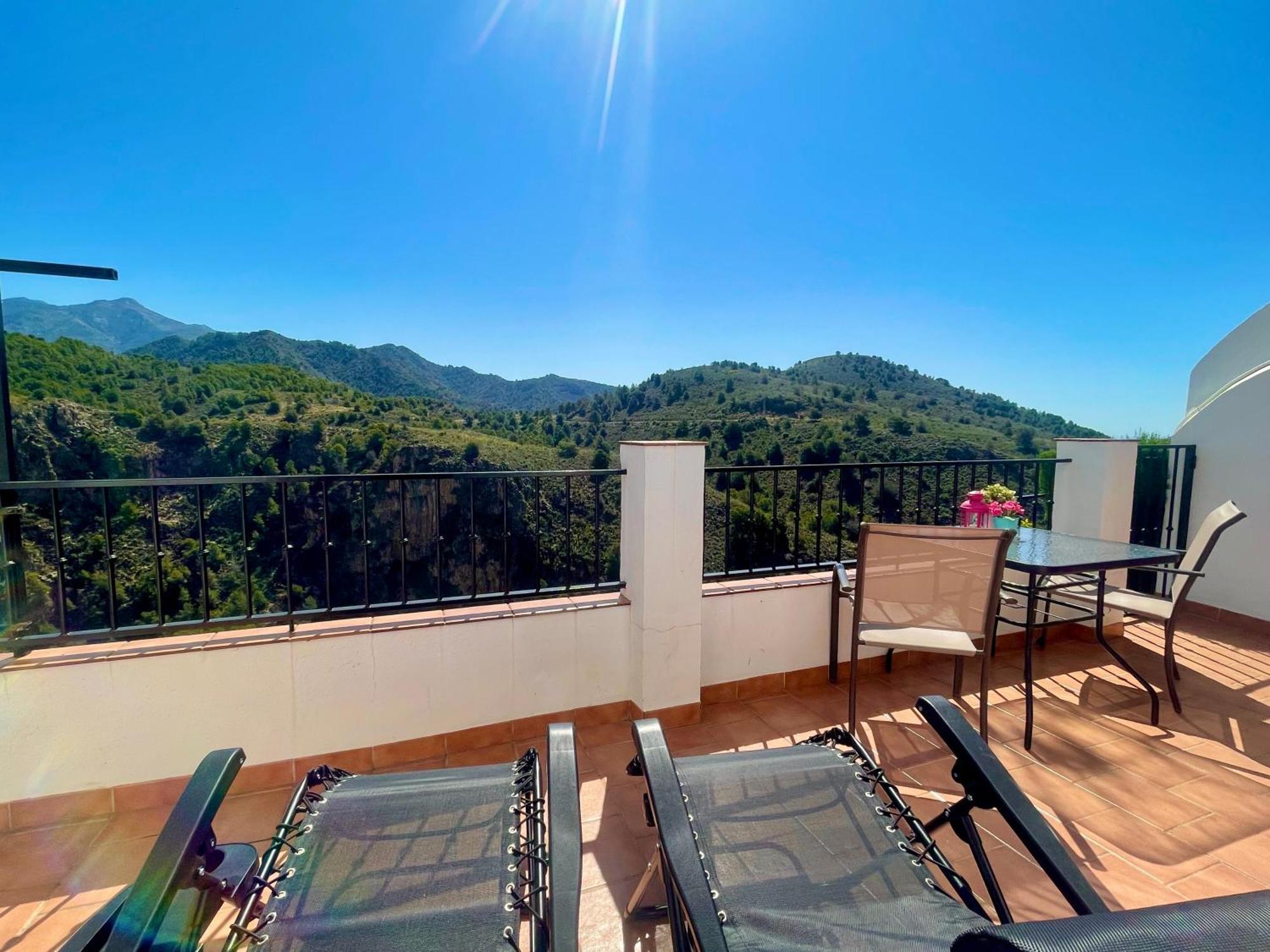 Apartamentos Axarquia , Frigiliana, Terraza Privada Con Vistas A La Montana Rio Y Al Mar Buitenkant foto